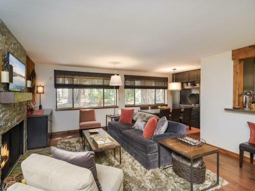 Apartamento 1000 Lakeshore Blvd Condo Unit 4