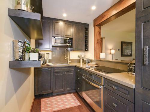 Apartamento 1000 Lakeshore Blvd Condo Unit 4