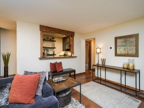 Apartamento 1000 Lakeshore Blvd Condo Unit 4
