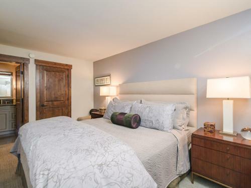 Apartamento 1000 Lakeshore Blvd Condo Unit 4