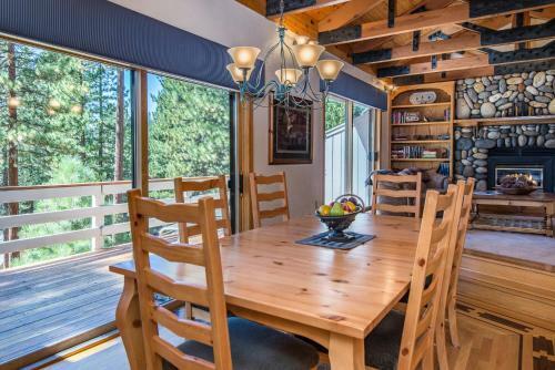 Lake-view Incline Home