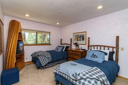 Lake-view Incline Home