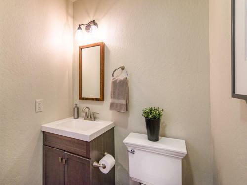 1000 Lakeshore Townhouse Unit 20
