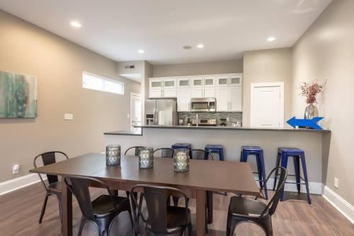4 Bed 4 Bath Home In Indianapolis