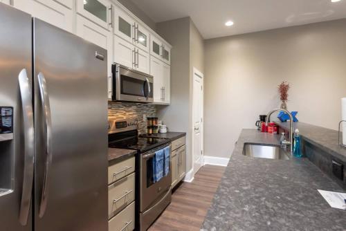 4 Bed 4 Bath Home In Indianapolis