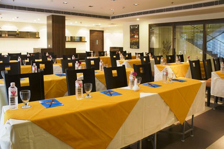 Shervani Nehru Palace Hotel
