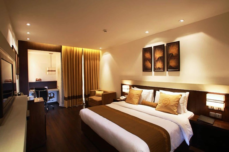 Shervani Nehru Palace Hotel