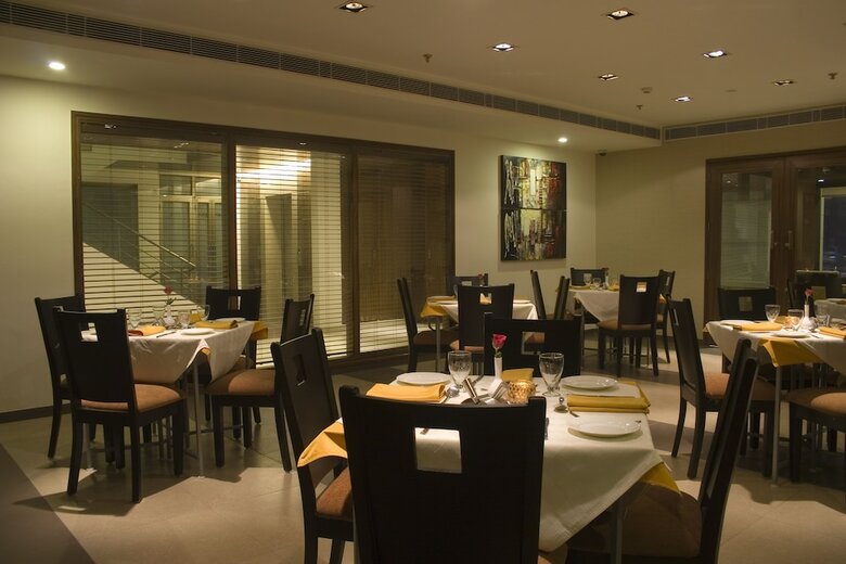 Shervani Nehru Palace Hotel