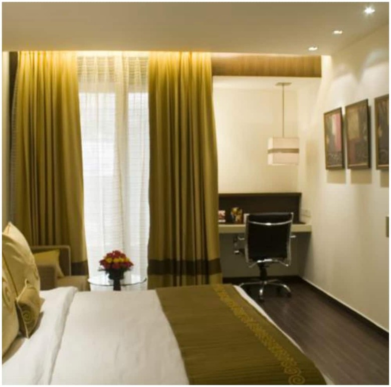 Shervani Nehru Palace Hotel