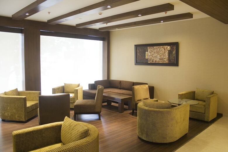 Shervani Nehru Palace Hotel