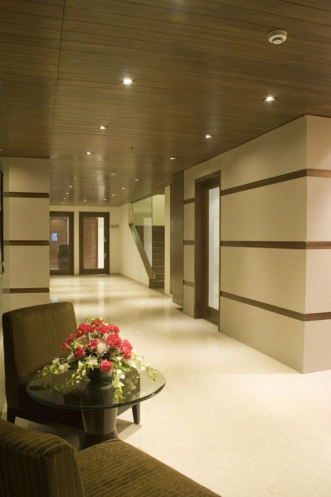 Shervani Nehru Palace Hotel
