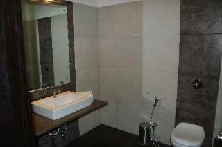 Hotel Mapple Emerald New Delhi
