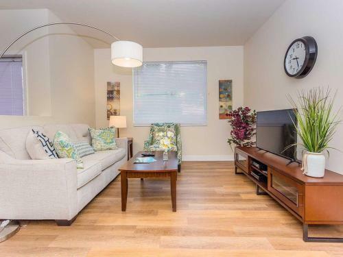 Park Plaza Apartment #876088 Apts