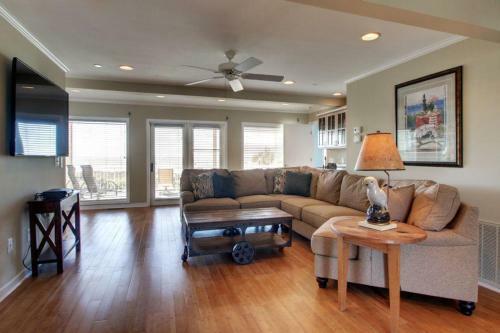 808 Ocean Boulevard