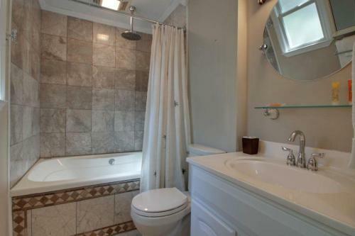 32 Twin Oaks Lane