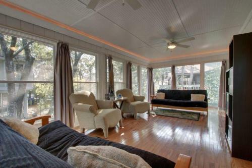 32 Twin Oaks Lane