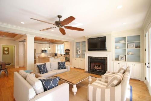 2602 Hartnett Boulevard Home