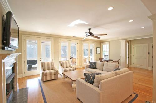 2602 Hartnett Boulevard Home