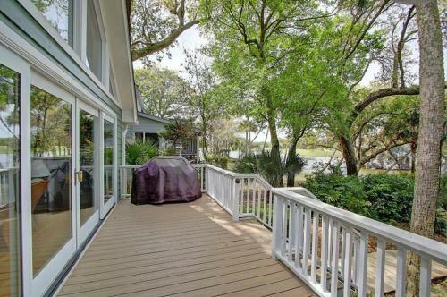 19 Oyster Row