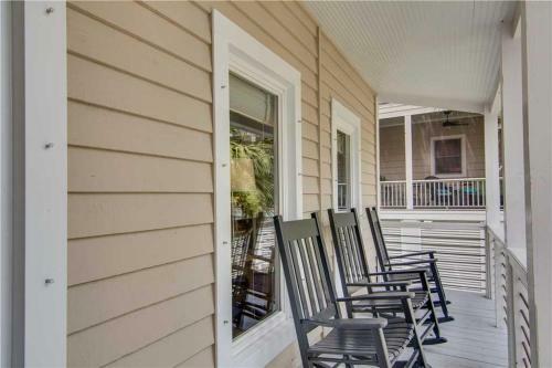 Carolina Boulevard 122