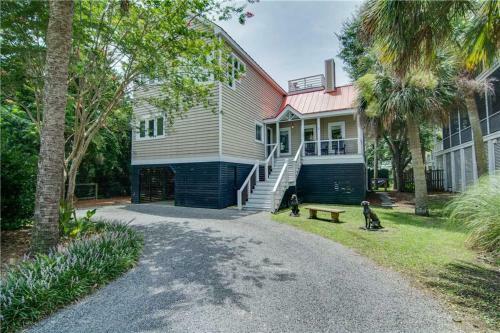 Carolina Boulevard 122