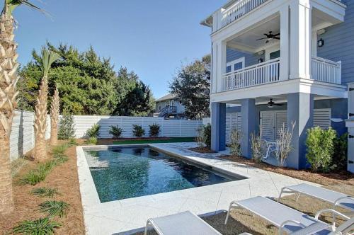 2301 Palm Boulevard Home