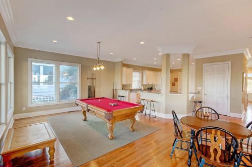 918 Carolina Boulevard Home