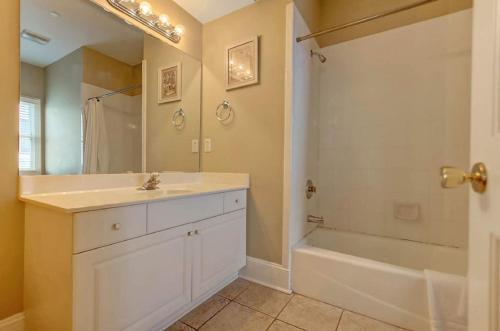 918 Carolina Boulevard Home