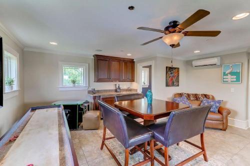 3407 Cameron Boulevard Home