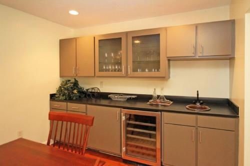 7 Edgewater Ally Home