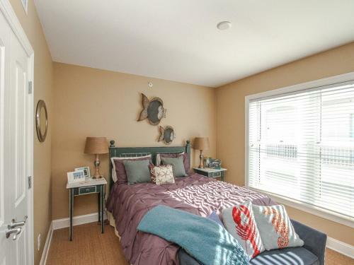 Ocean Palms 303