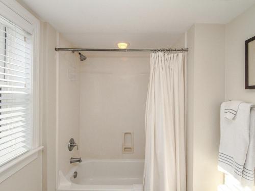 Ocean Palms 303