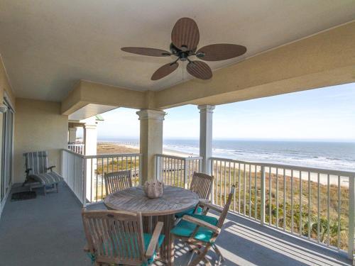 Ocean Palms 303