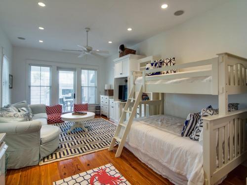 Charleston Boulevard 118