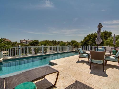 Charleston Boulevard 118