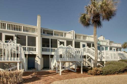 32 Beach Club Villa