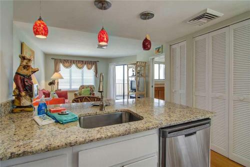 Apartamento 202b Port O'call Condo