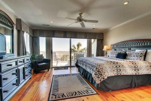 65 Beach Club Villa