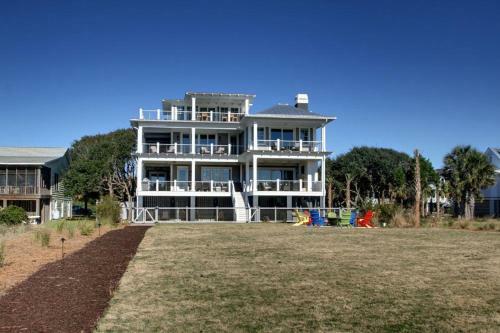2400 Palm Boulevard
