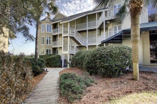 304 B Port O Call