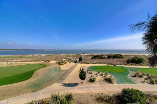 1102 Ocean Club