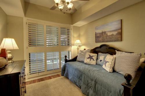 1102 Ocean Club