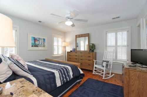 3008 Hartnett Boulevard Home