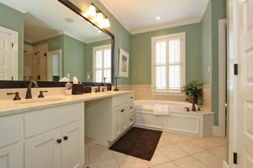 3008 Hartnett Boulevard Home