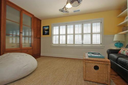 3008 Hartnett Boulevard Home