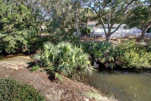 55 Pelican Bay