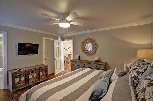 35 Twin Oaks Cottage