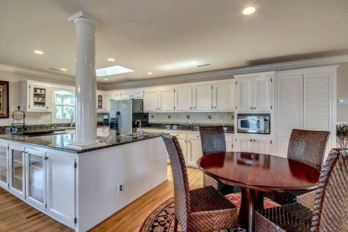 3 43rd Avenue