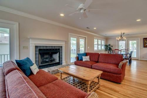 3 43rd Avenue