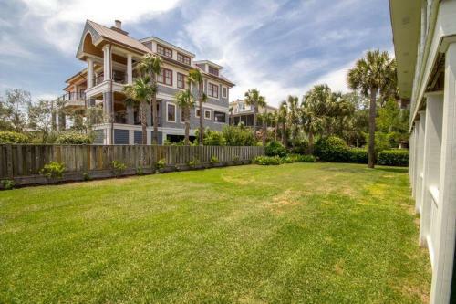 3 43rd Avenue
